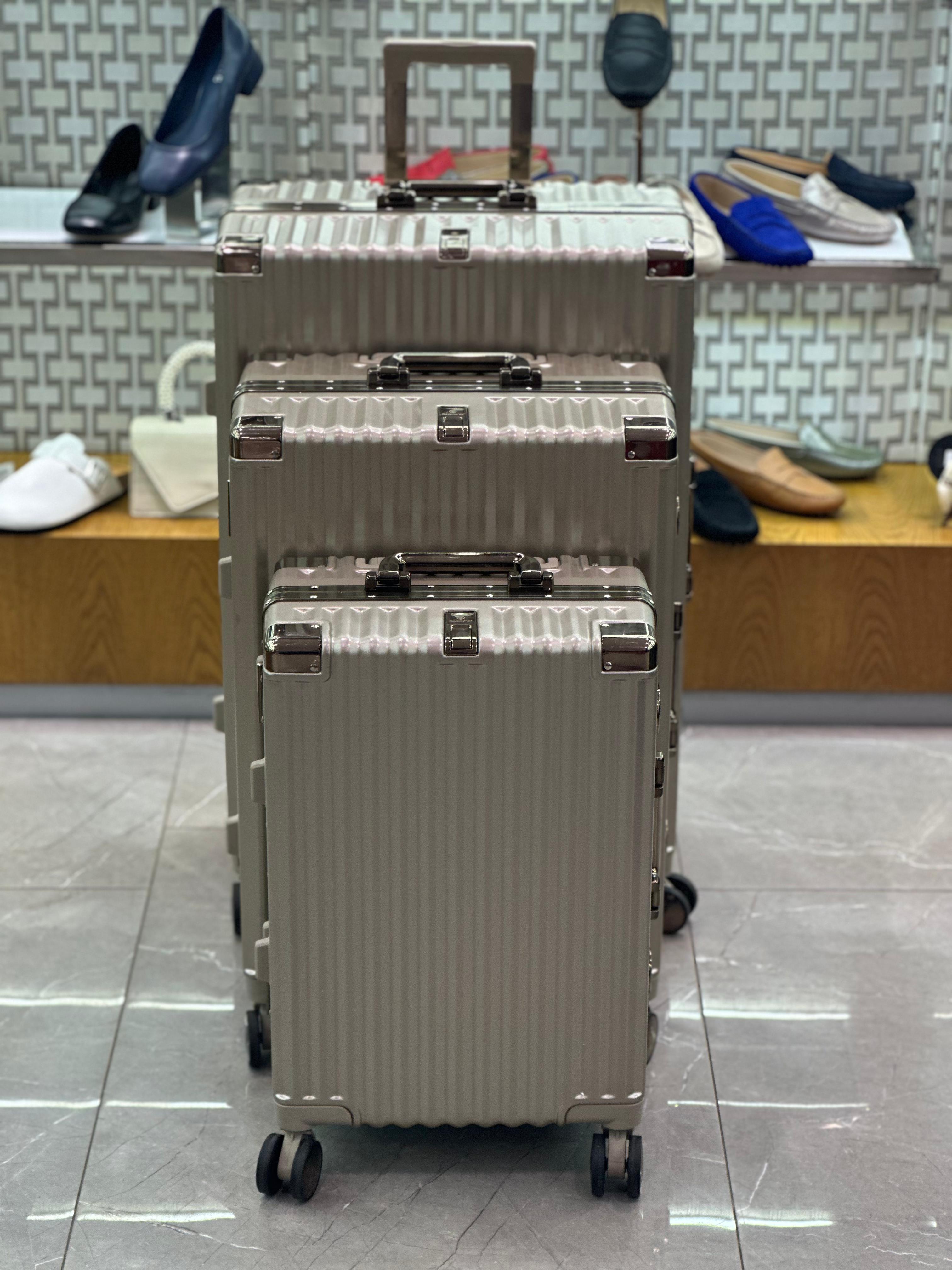 VALISE DE VOYAGE DE LUXE