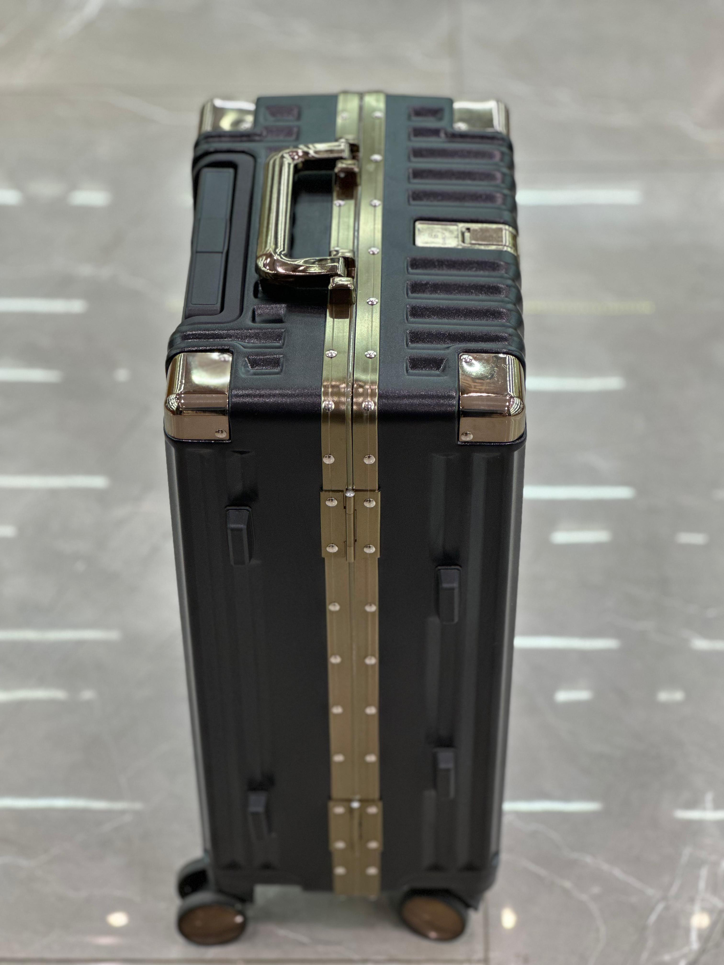 VALISE DE VOYAGE DE LUXE