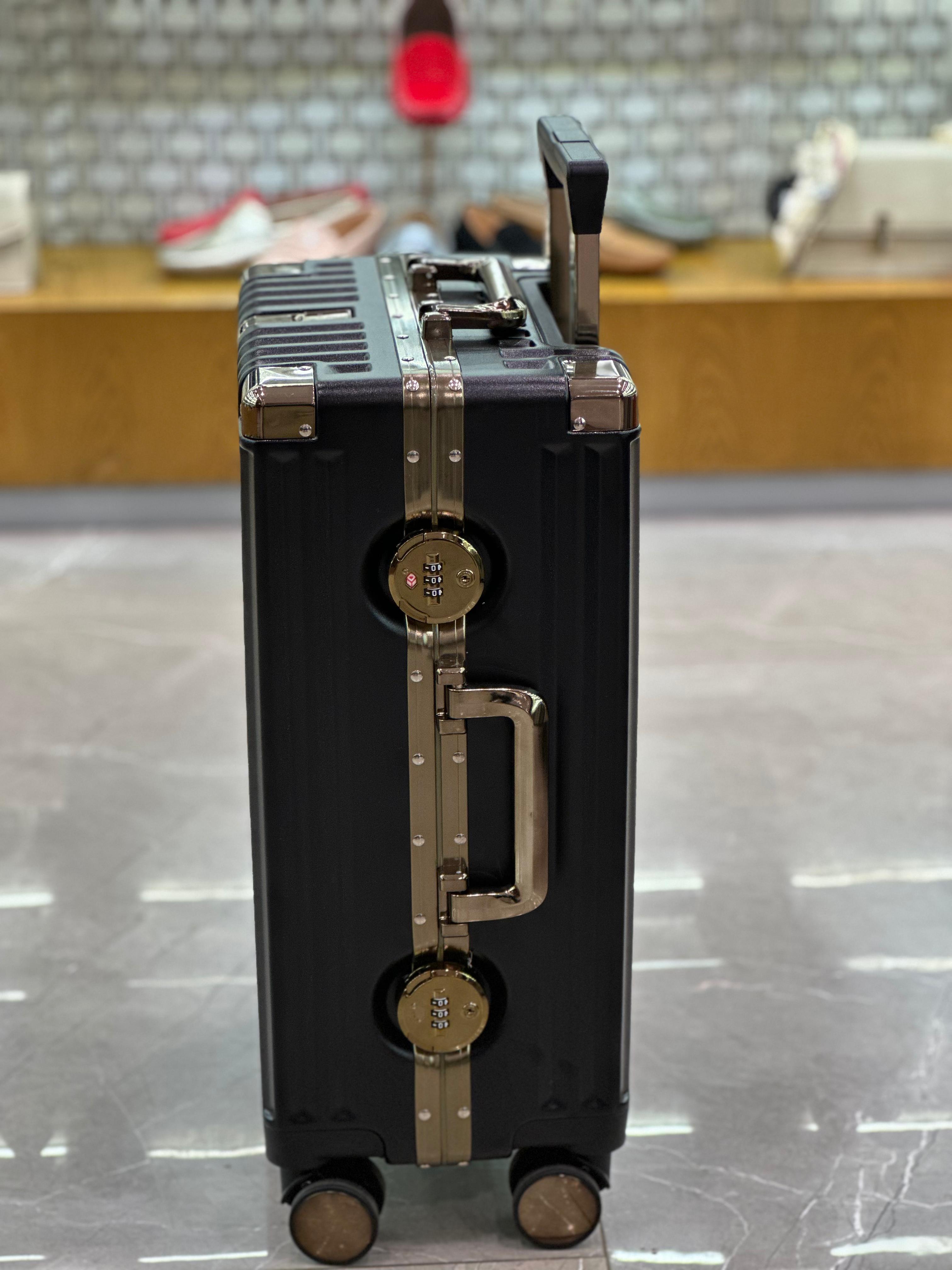 VALISE DE VOYAGE DE LUXE