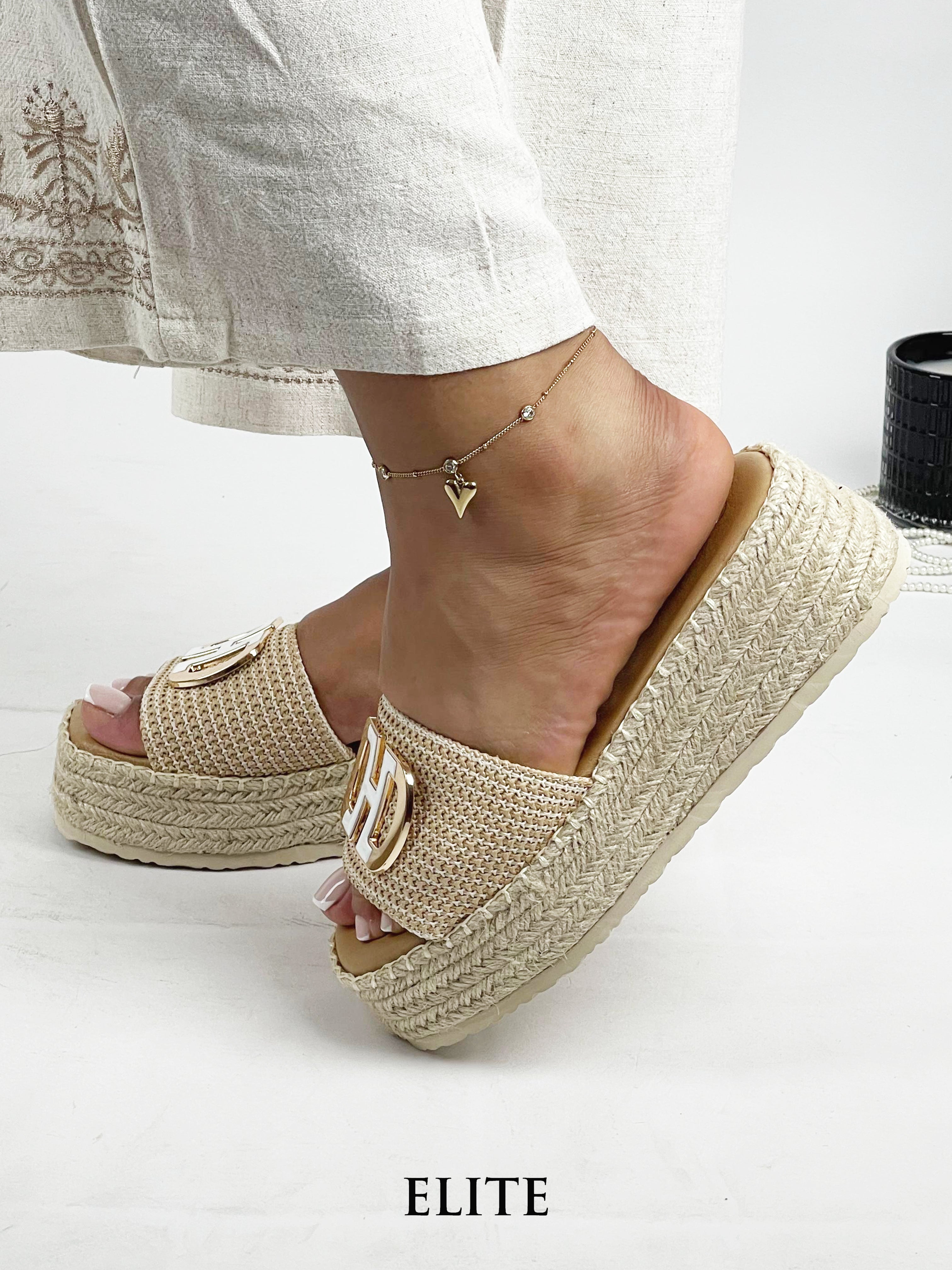 SANDALE