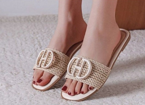 SANDALE