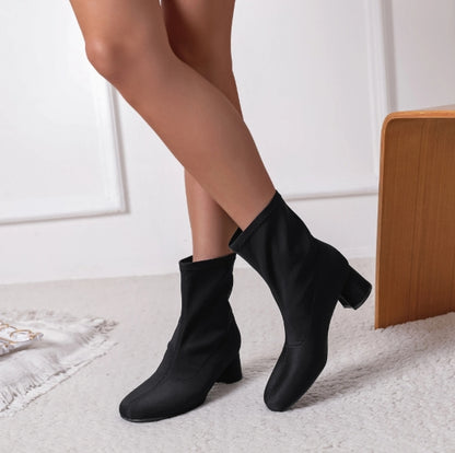 BOTTINES SATTINEE A TALON CARRE