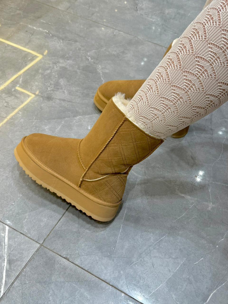 UGG