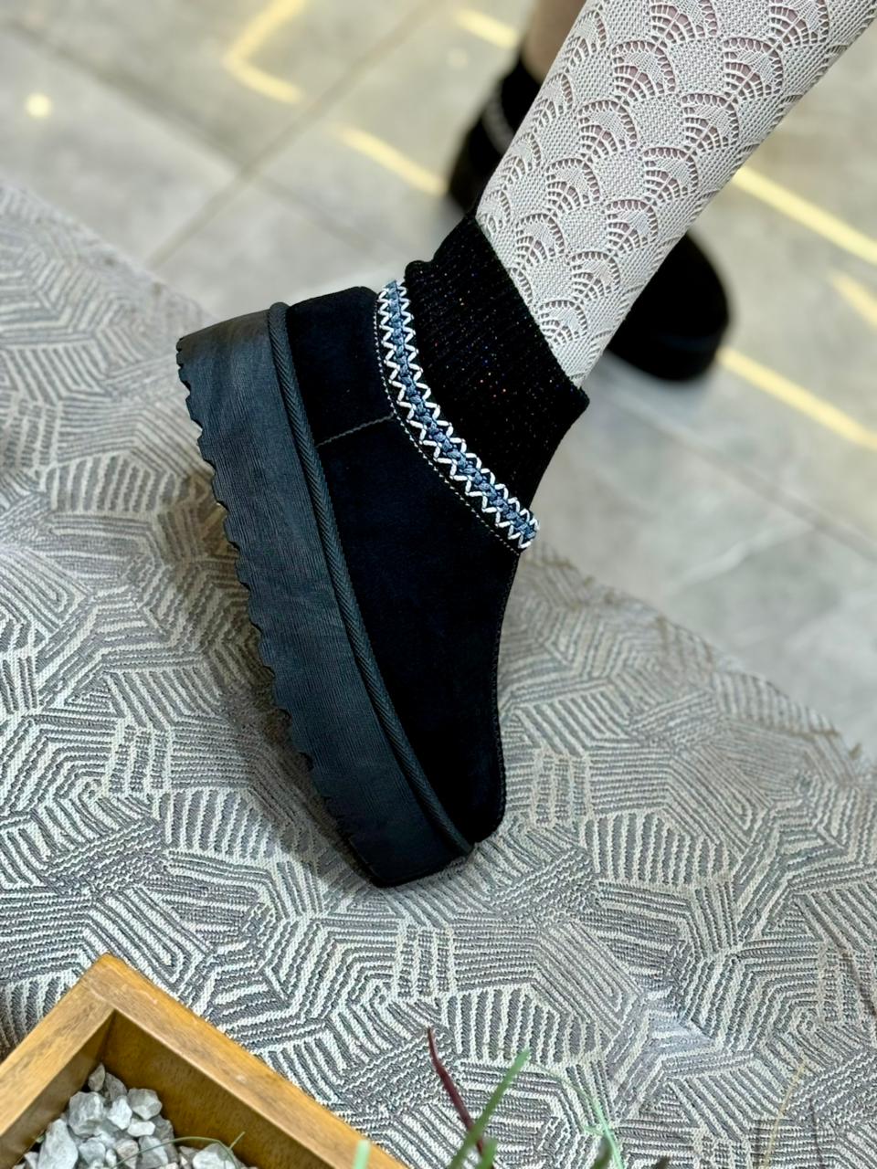 UGG