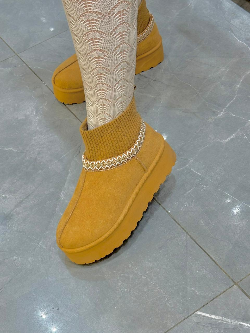 UGG