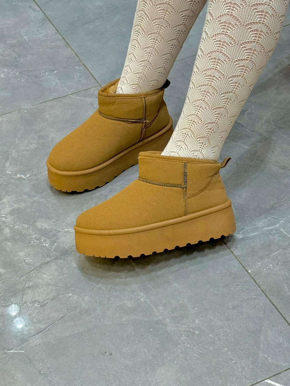 UGG
