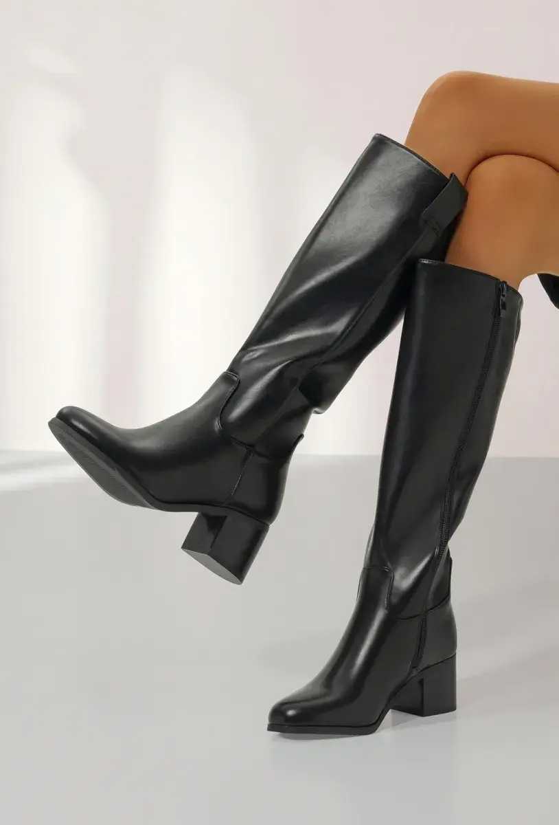 BOTTES